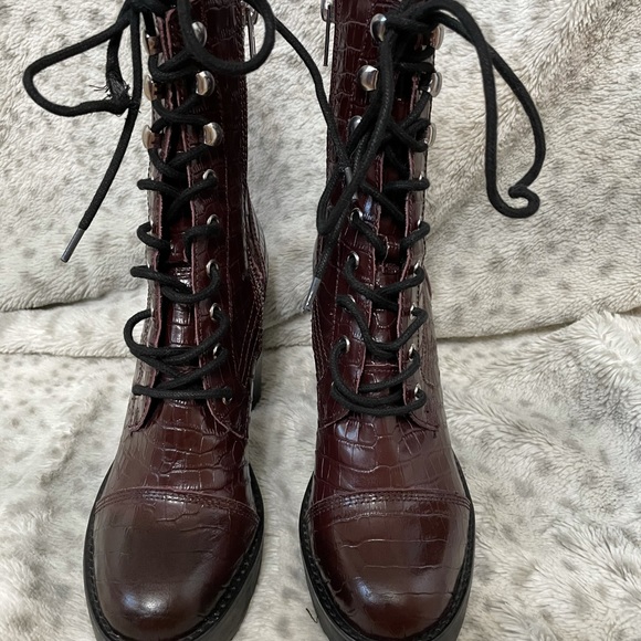 Winnie Harlow X SM - Picture 3 of 7